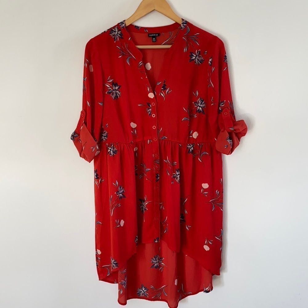 TORRID Red Floral Sheer High-Low Tunic Blouse (g28)